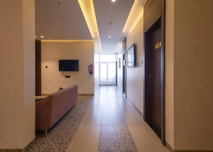 Pravasa Stay Near Luv Kush Square Indore